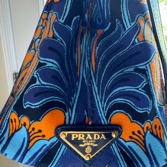 Rare Prada canvas floral canapa bag~Beautiful structure/Excellent condition. - Picture 9 of 14